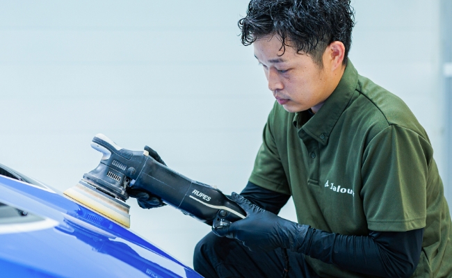 大型連休も夏季休暇や年末年始休暇がそれぞれ9-10日程度ありますし、間の日を有給で埋めて大型連休とする会社が多いですが、ジェルークの場合はデフォルトで9-10日程度のお休みをもらえるので、プライベートの時間もしっかり確保できます。あと、大型連休の初めには、社長の奢りで食事会に行くことが多いので、それも毎年の楽しみです笑