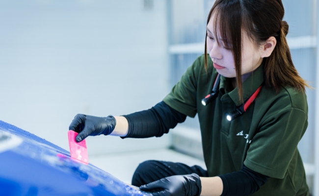 練習用の車を使って何度も繰り返し練習できる環境が整っていたことに加えて、作業には必ず先輩がついてくれていたので安心してチャレンジすることができますので、少しでも興味があれば、ぜひエントリーしてみてください。